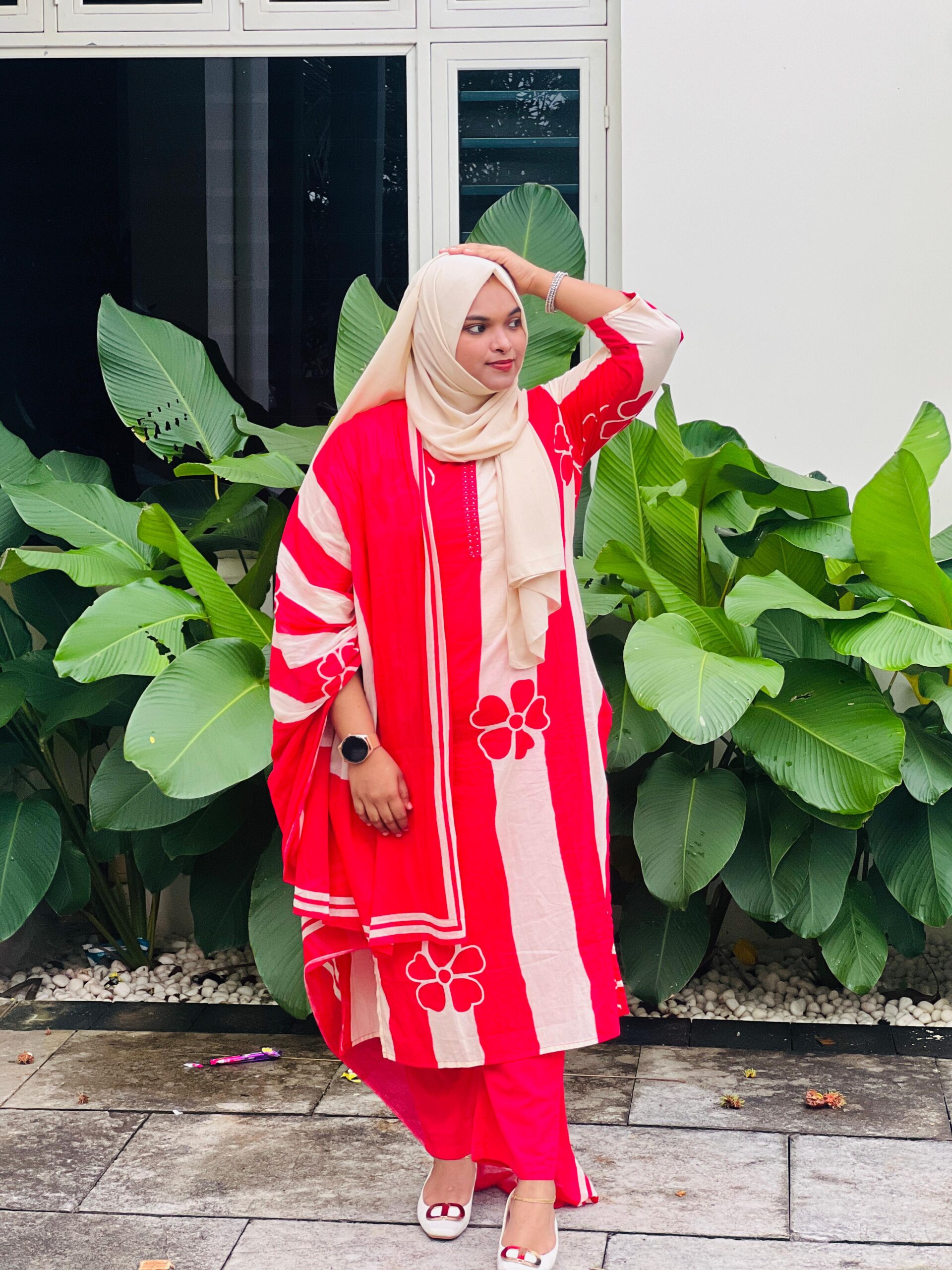 Red & Beige Cotton Churidar – 3 Piece Set - Image 2